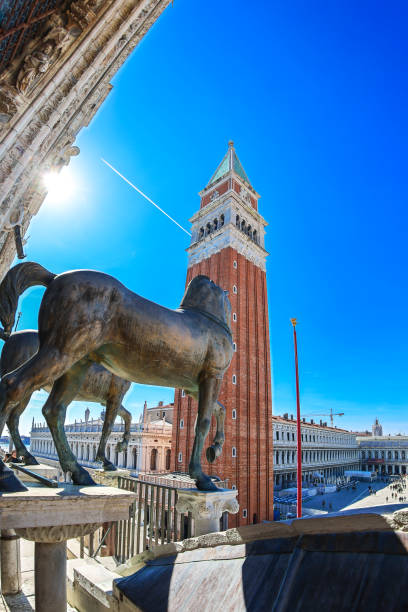 площадь сан-марко с балкона базилики сан-марко, венеция, италия - venice italy ancient architecture creativity стоковые фото и изображения