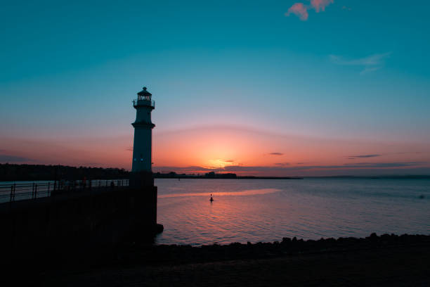 tramonto al porto di newhaven. - scotland texas foto e immagini stock