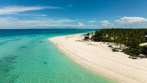 istock Tropical sandy beach and blue sea. Philippines 1481209941