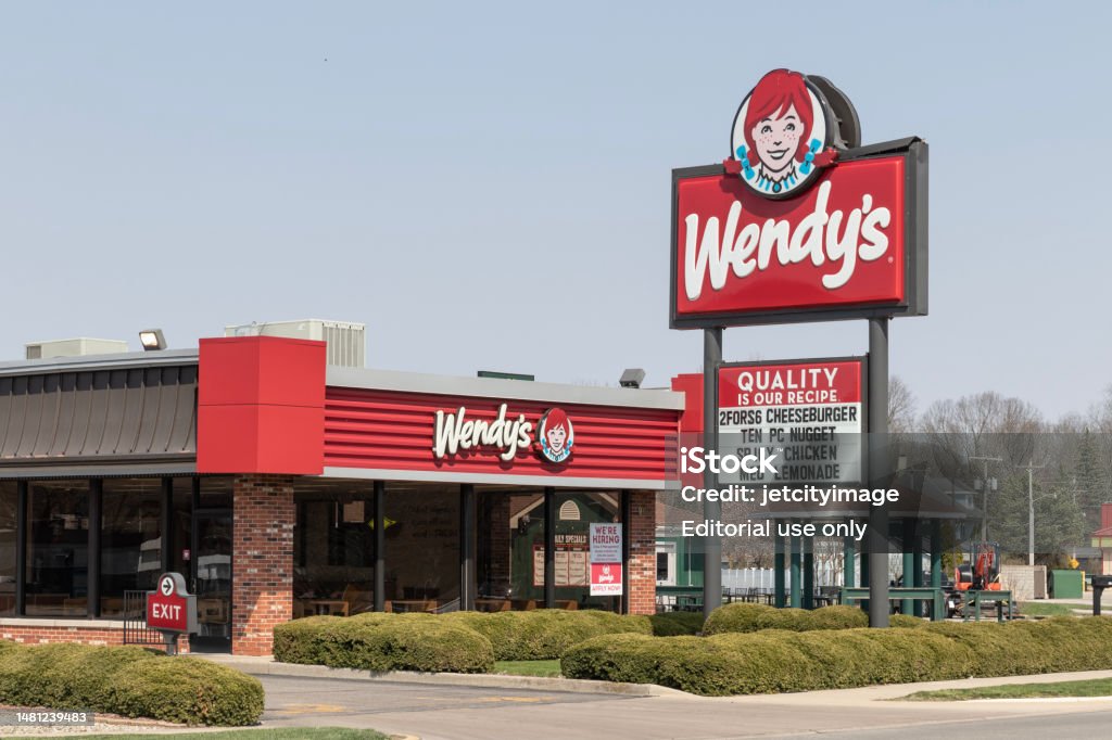 Wendy's fast food restaurant. Wendys is famous for its Frosty Dairy Dessert and square hamburgers. Peru - Circa April 2023: Wendy's fast food restaurant. Wendys is famous for its Frosty Dairy Dessert and square hamburgers. Beef Stock Photo