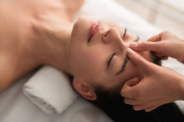 istock Crop masseuse doing massage to client 1481267750