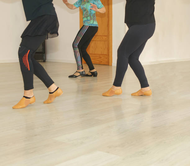 from head to toe: older women learn to dance - nostalgia joy laughing wellbeing imagens e fotografias de stock