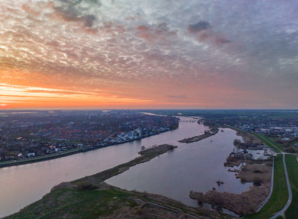 istock Kampen at the river IJssel during a springtime sunset 1481385526