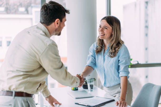 sikeres partnerség. - állásinterjú témájú stock jellegű vizuális alkotások, jogdíjmentes fotók és képek