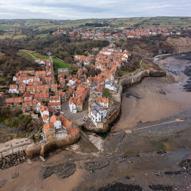 robin hoods bay vista alta - robin hoods bay foto e immagini stock