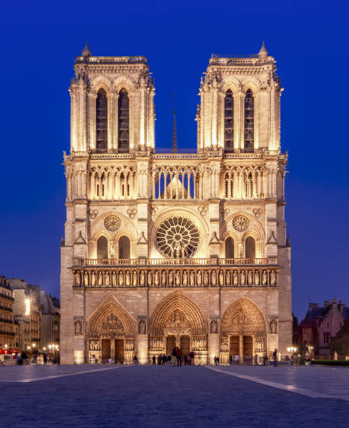 katedra notre-dame de paris nocą, francja - paris france notre dame night ile de la cite zdjęcia i obrazy z banku zdjęć