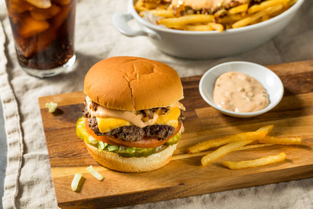 istock Fast Food Animal Cheeseburger 1481470208