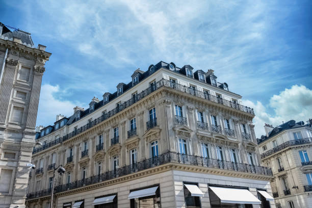 istock Paris, building, avenue des Champs-Elysees 1481528769