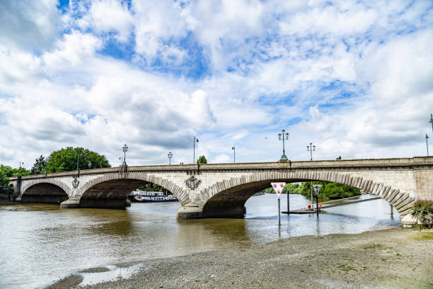 istock Kew Bridge London England 1481577983