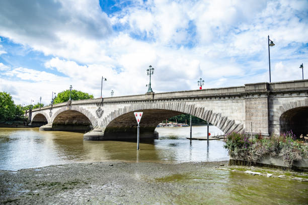 istock Kew Bridge London England 1481577985