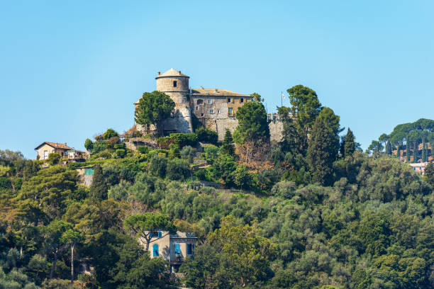 castello marrone o di san giorgio - portofino genova liguria italia - st george flag architecture famous place foto e immagini stock