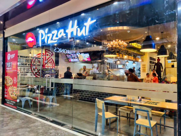 photo du restaurant pizza hit - pizza hut asia pizza restaurant photos et images de collection