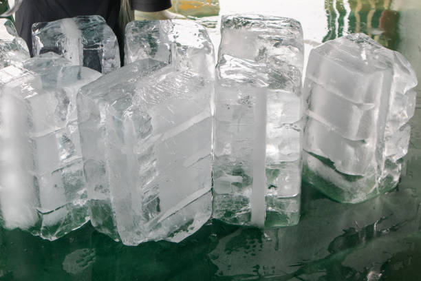 istock Use square ice cubes in the ice factory. 1481706271