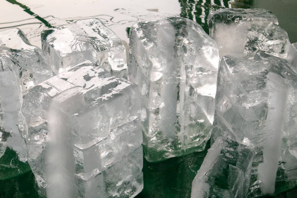 istock Use square ice cubes in the ice factory. 1481706295