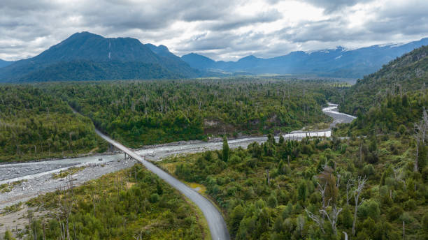 istock Puente en la patagonia 1481707258