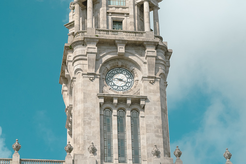 The Porto City Hall is located at the end of Avenida dos Aliados. Construction work began in 1920 according to plans by the architect Antonio Correia da Silva. After some interruptions, the building was finally finished in 1955.