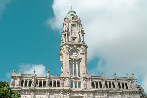The Porto City Hall is located at the end of Avenida dos Aliados. Construction work began in 1920 according to plans by the architect Antonio Correia da Silva. After some interruptions, the building was finally finished in 1955.