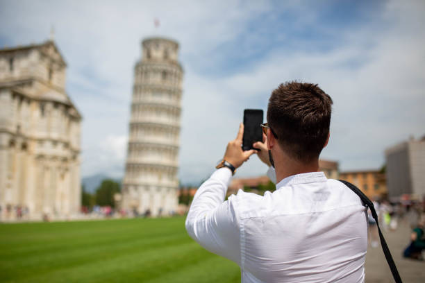 istock Taking pictures of the Leaning Tower 1481758070