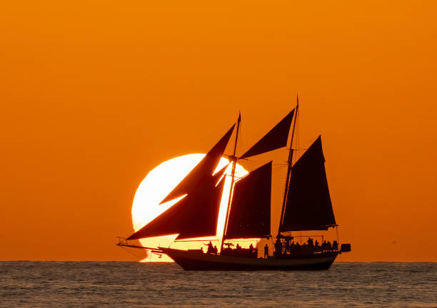 For similar images: \n[url=http://www.istockphoto.com/file_search.php?action=file&lightboxID=3820623] [img]http://www.flashpointe.net/stock/link-vessel.jpg[/img][/url]