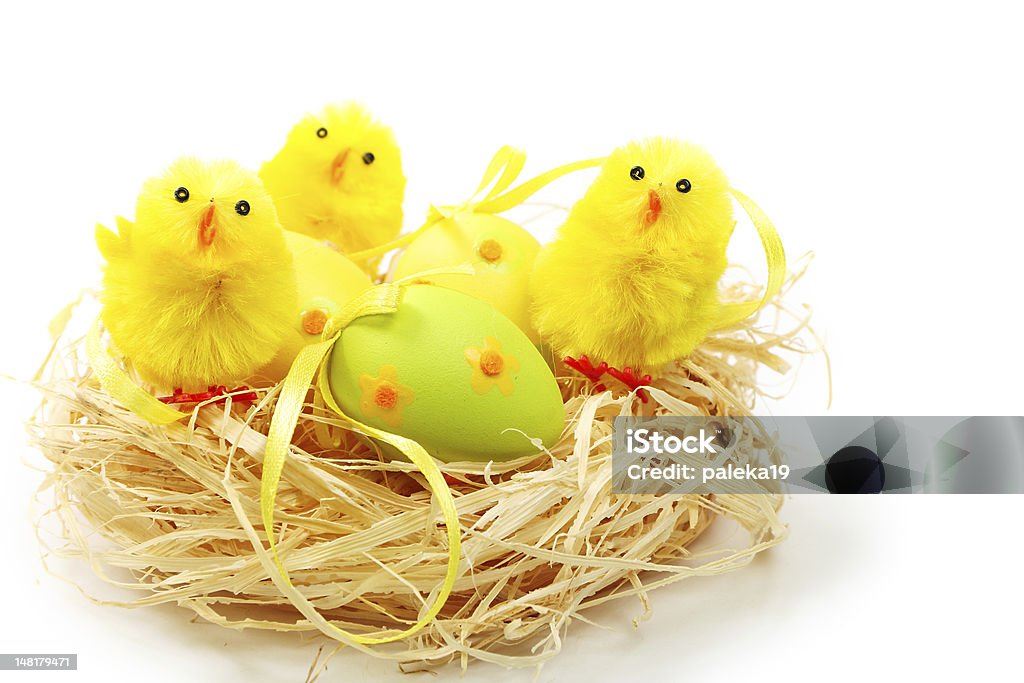 Oeufs de Pâques au nid - Photo de Aliment libre de droits