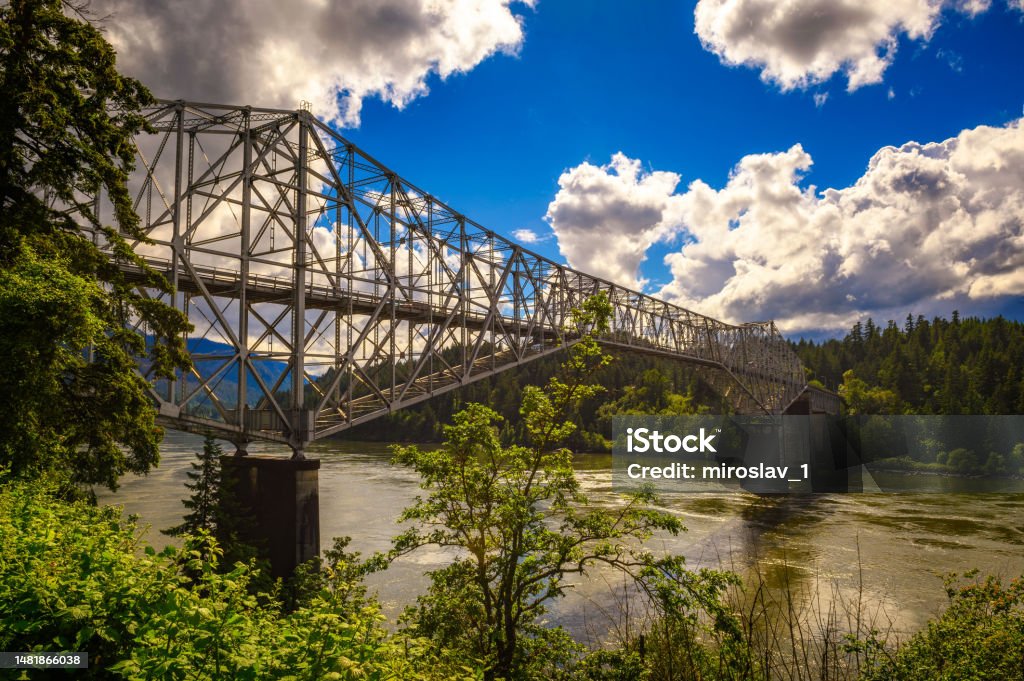Bridge of the Gods over the Columbia River in Cascade Locks, Oregon Bridge of the Gods over the Columbia River in Cascade Locks, Oregon. It is a steel truss cantilever bridge connecting Oregon and Washington. Columbia River Stock Photo