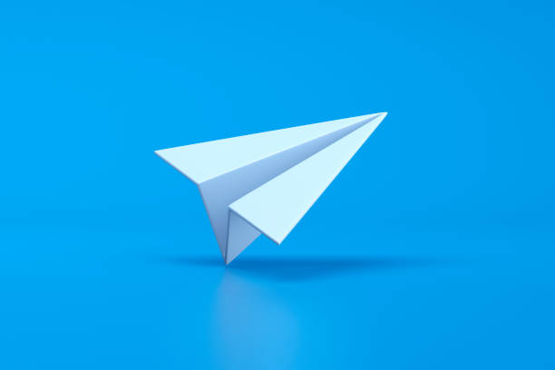 papieru samolot - simplicity paper airplane airplane journey zdjęcia i obrazy z banku zdjęć