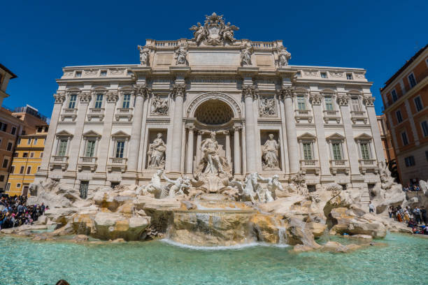 istock Trevi fountain 1481899924