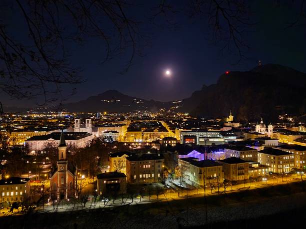 istock Salzburg in the night 1481927611