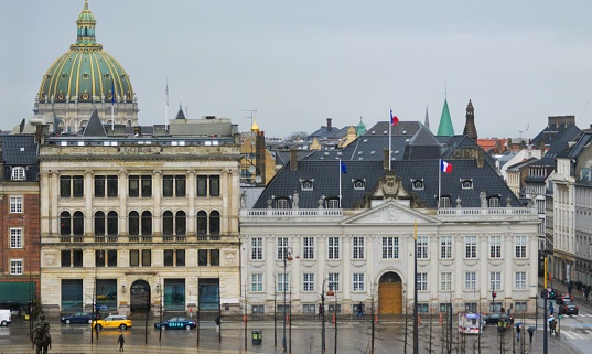 The photo was taken a rainy tuesdag at noon from a high angle overlooking  the famous square \
