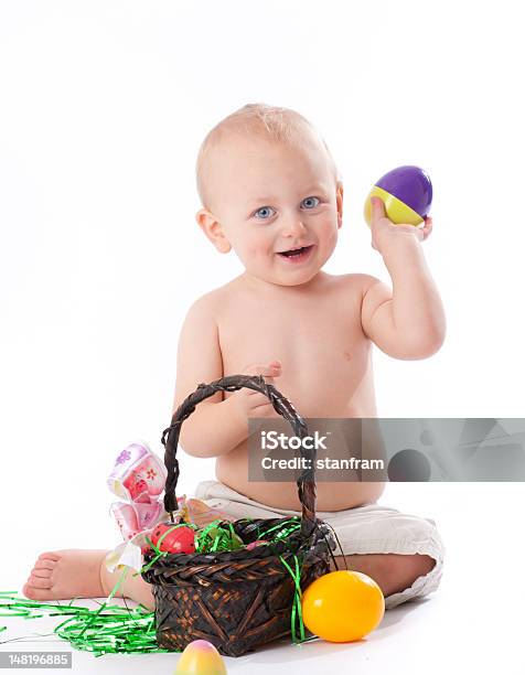 Photo libre de droit de Jeunes Enfants En Vacances De Pâques banque d'images et plus d'images libres de droit de 12-17 mois - 12-17 mois, Avril, Bonheur