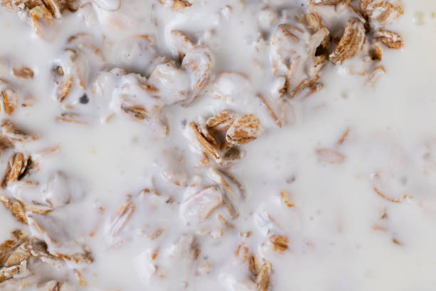 yogurt made from cow's milk with the addition of a large amount of oat flakes, a quick breakfast of oat flakes and dairy products