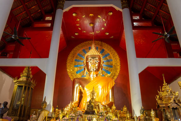 Cтоковое фото Золотой Будда (статуя) в храме Ват Пхра Сингх, Чиангмай, Таиланд