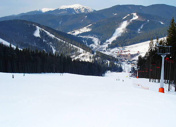 istock Ski track of Bukovel resort, Carpathian mountains, Ukraine 148209156