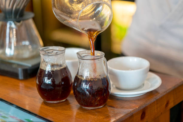 v60, coffee, pouring, filter coffee