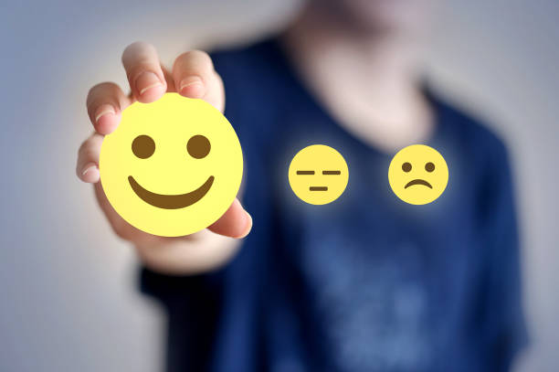istock Happy customer gives positive feedback 1482153604