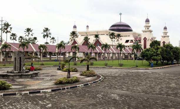istock At Tin Mosque, Jakarta, Indonesia 1482159343