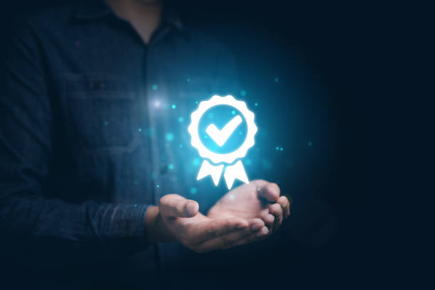 istock guarantee icon. customer with guarantee rate on hands. 1482177194