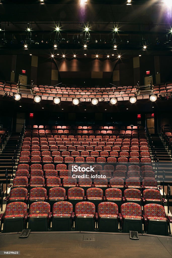 Leere Sitze in Theaterbestuhlung - Lizenzfrei Bühnentheater Stock-Foto