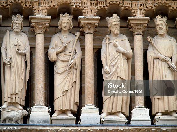 Notre Dame Foto de stock y más banco de imágenes de Arquitectura exterior - Arquitectura exterior, Bajorrelieve, Basílica