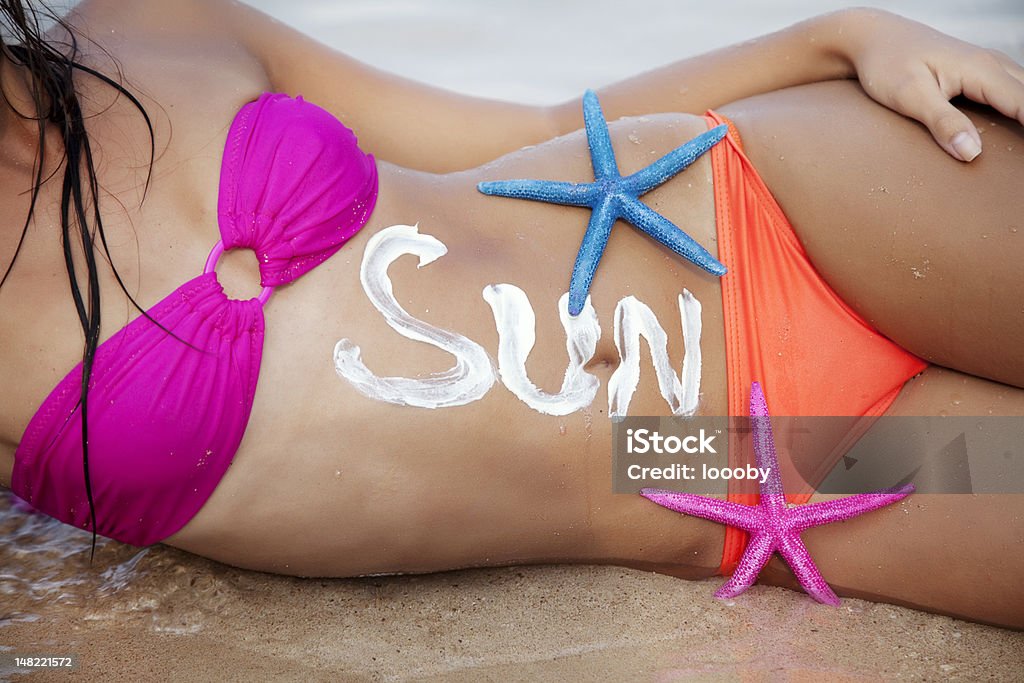 sun ekran - Zbiór zdjęć royalty-free (Bikini)