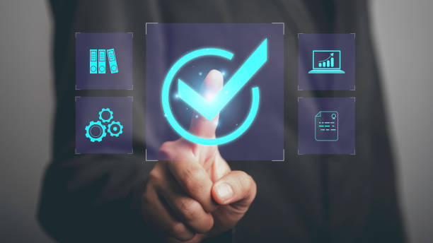 Quality assurance control certification standard with Quality management concept. Businessman touch check mark service guarantee excellence QC and improvement standardisation for business success. estándar de certificación de control de garantía de calidad con concepto de gestión de calidad. el servicio de marca de verificación táctil del empresario garantiza un control de calidad excelente y la estandarización de la mejora para el éxito em