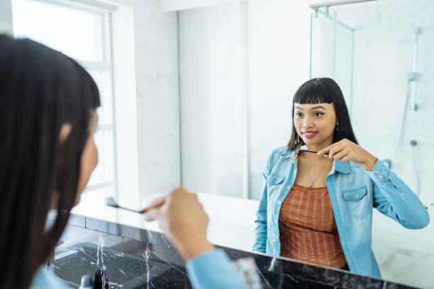 istock Asian millennials in bathroom in the morning 1482229624