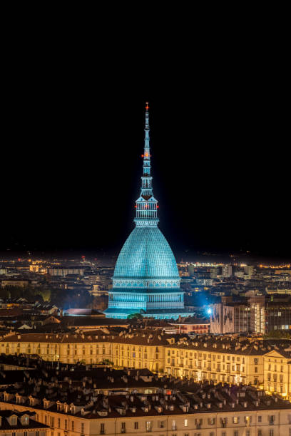 mole antonelliana by night, torino, italia - neo classical foto e immagini stock