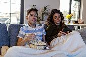 Как смотреть русские сериалы бесплатно: обзор лучших ресурсов