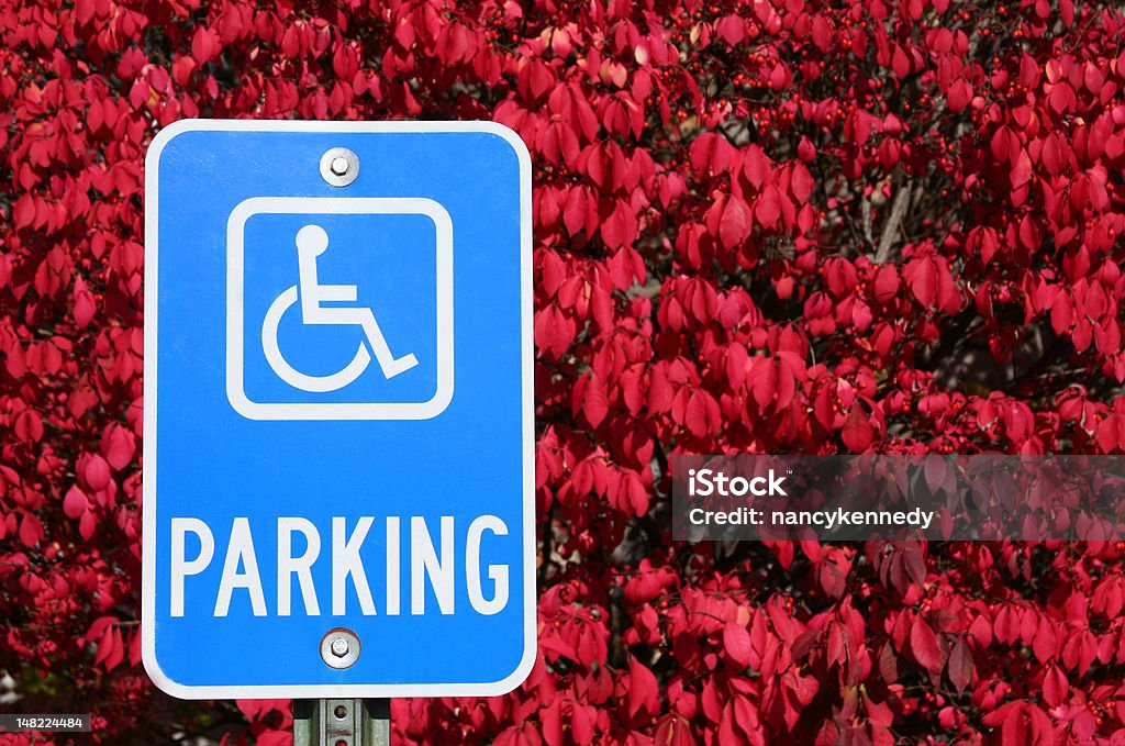 Placa de estacionamento para deficientes - Foto de stock de Acesso para deficientes royalty-free