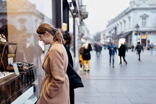 istock Two friends walking around the city 1482249811