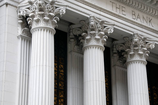 jónico columnas del edificio del banco - institutional fotografías e imágenes de stock