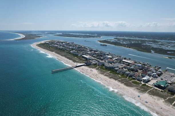 widok z lotu ptaka z południowego krańca plaży wrightsville w karolinie północnej - south carolina beach south north carolina zdjęcia i obrazy z banku zdjęć