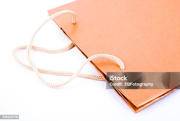 Foto de Bolsa De Presente Isolado e mais fotos de stock de Bolsa - Objeto manufaturado - Bolsa - Objeto manufaturado, Branco, Caixa - Recipiente