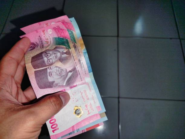 istock Indonesian money 1482273715